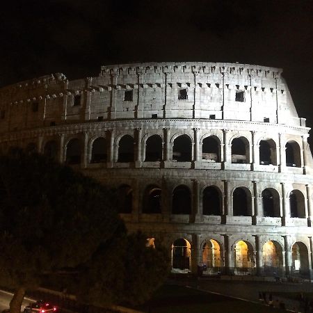 مبيت وإفطار روما Alloggio Turistico Al Colosseo المظهر الخارجي الصورة
